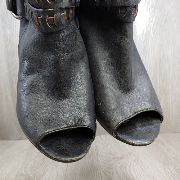 Guess Allegrate Open Toe Heel Ankle Bootie Leather Black Brown Buckle 7.5 - Picture 7 of 12